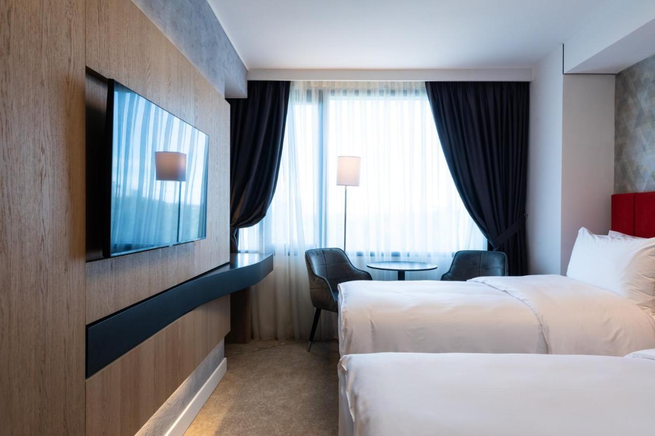Ramada By Wyndham Slatina Parc Hotel Ngoại thất bức ảnh